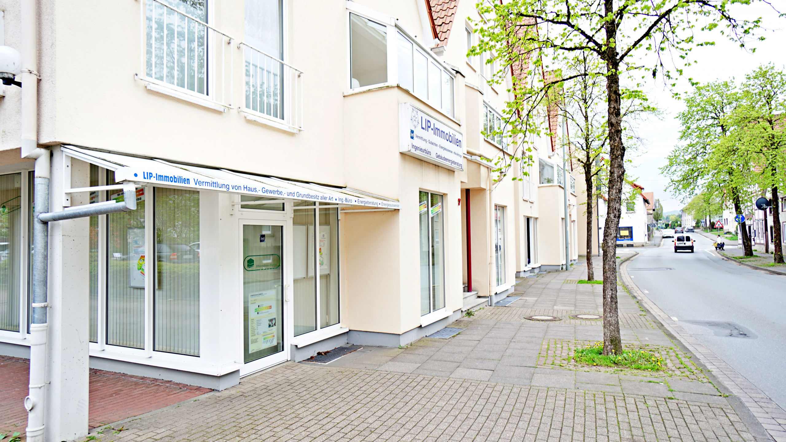 wohn- geschaeftshaus-horn-bad-meinberg - Dieses Objekt wird von DaVision Immobilien vermarktet. Ihr Immobilienpartner für Lemgo, Detmold & Umgebung!